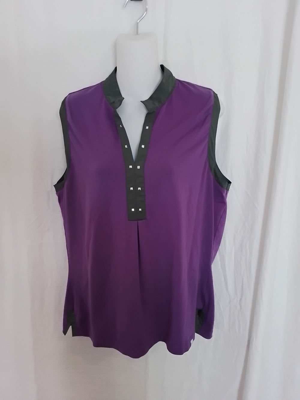 Sleeveless Purple V-Neck Stud-Trim Camisole
